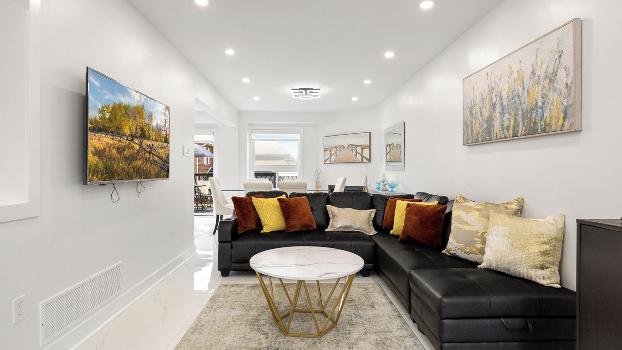 Photo of Livingroom in Aurora
