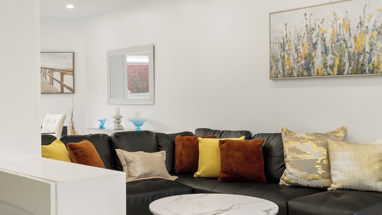 Photo of Livingroom in Aurora