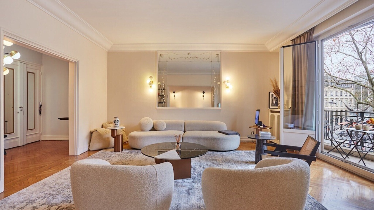 Photo of Livingroom in Champs-Elysees