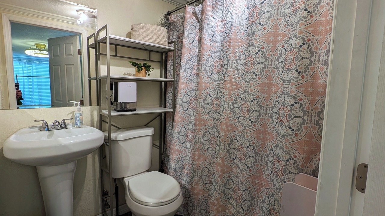 Photo of Bathroom in Dixieland