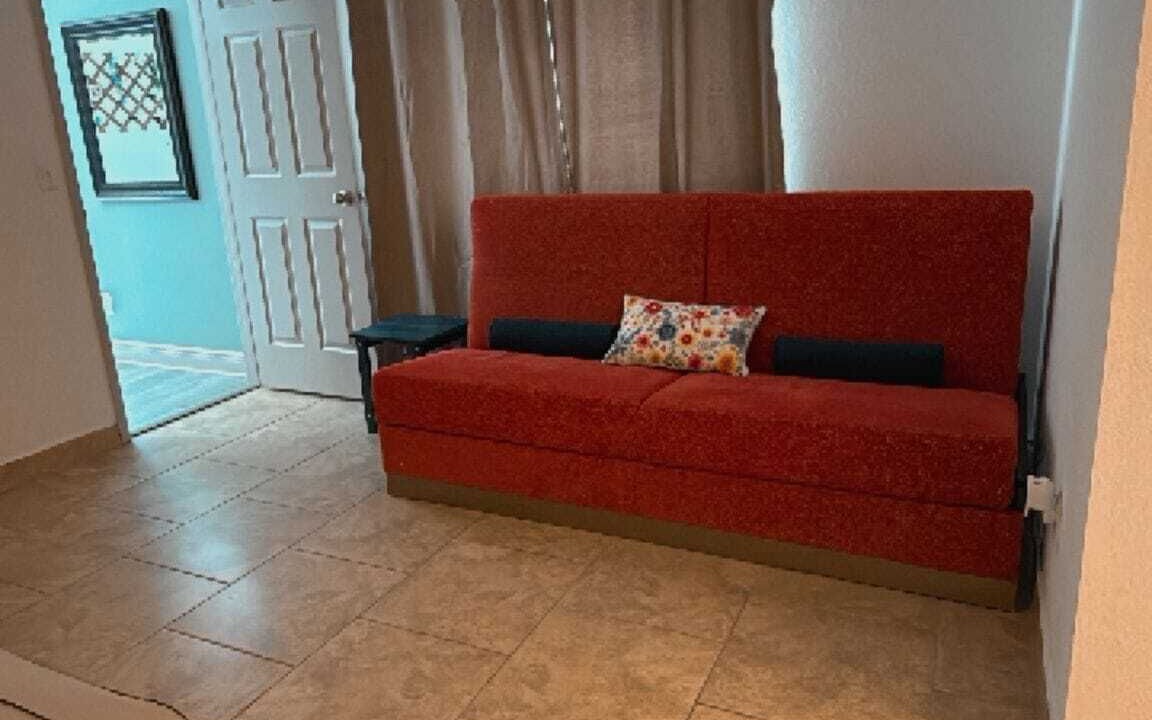 Photo of Livingroom in Oak Ridge