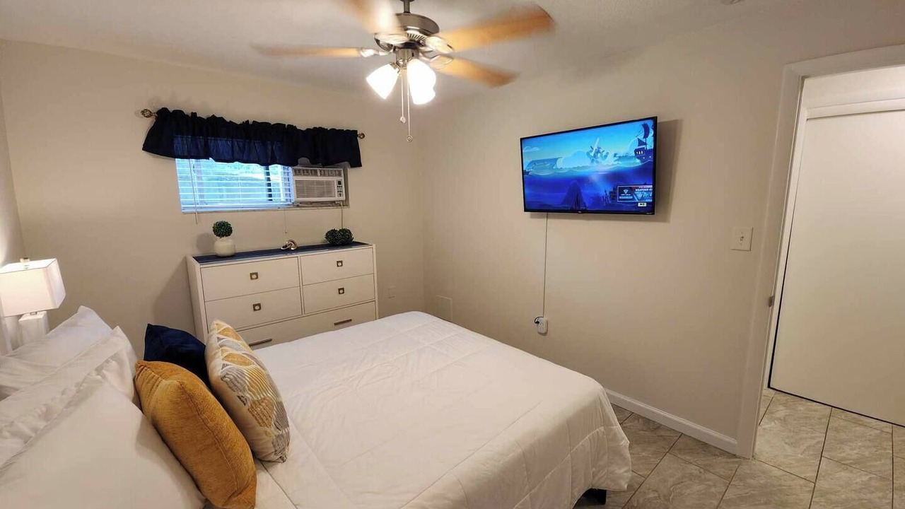 Photo of Bedroom in Bearss Plaza