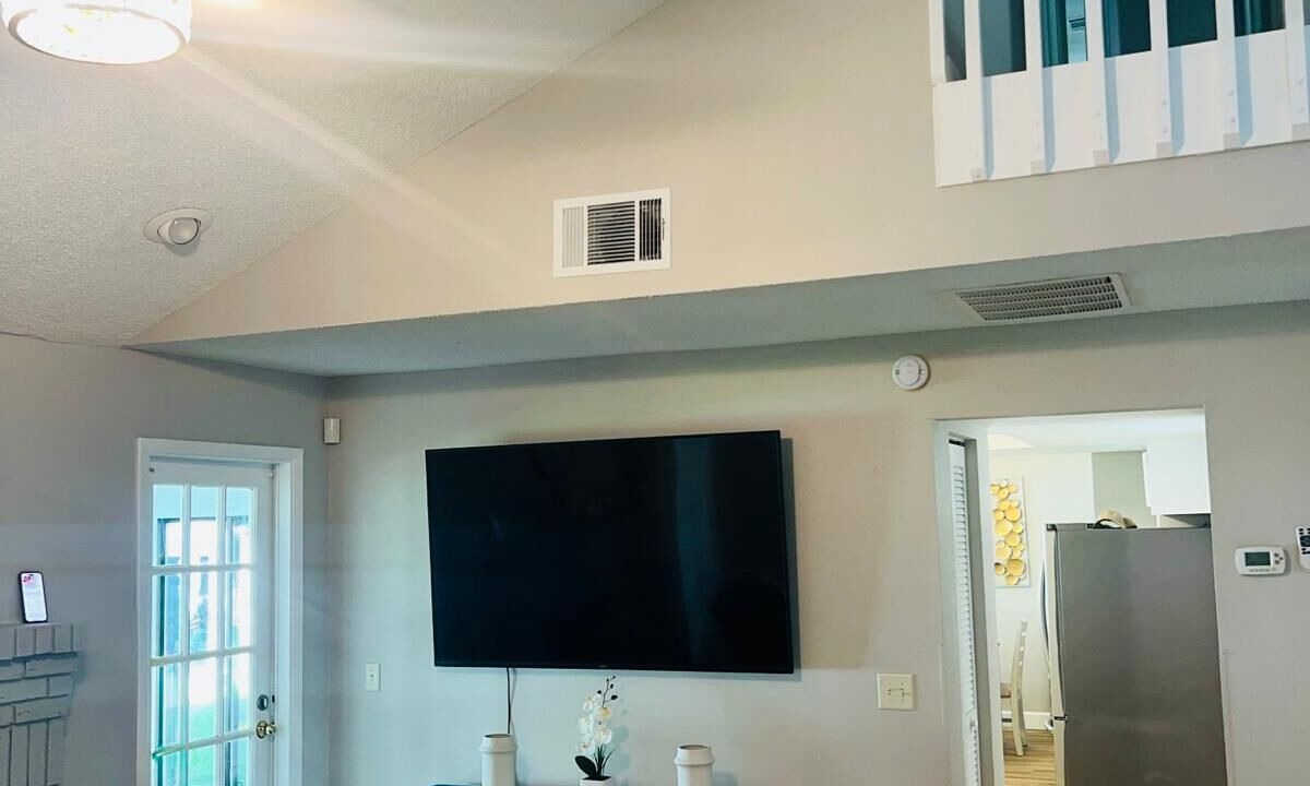 Photo of Livingroom in Mill Run