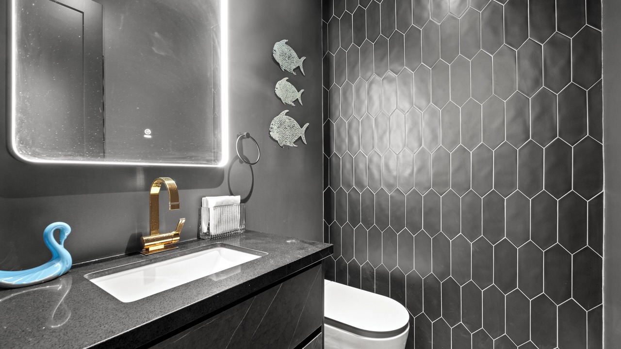 Photo of Bathroom in Lakeview