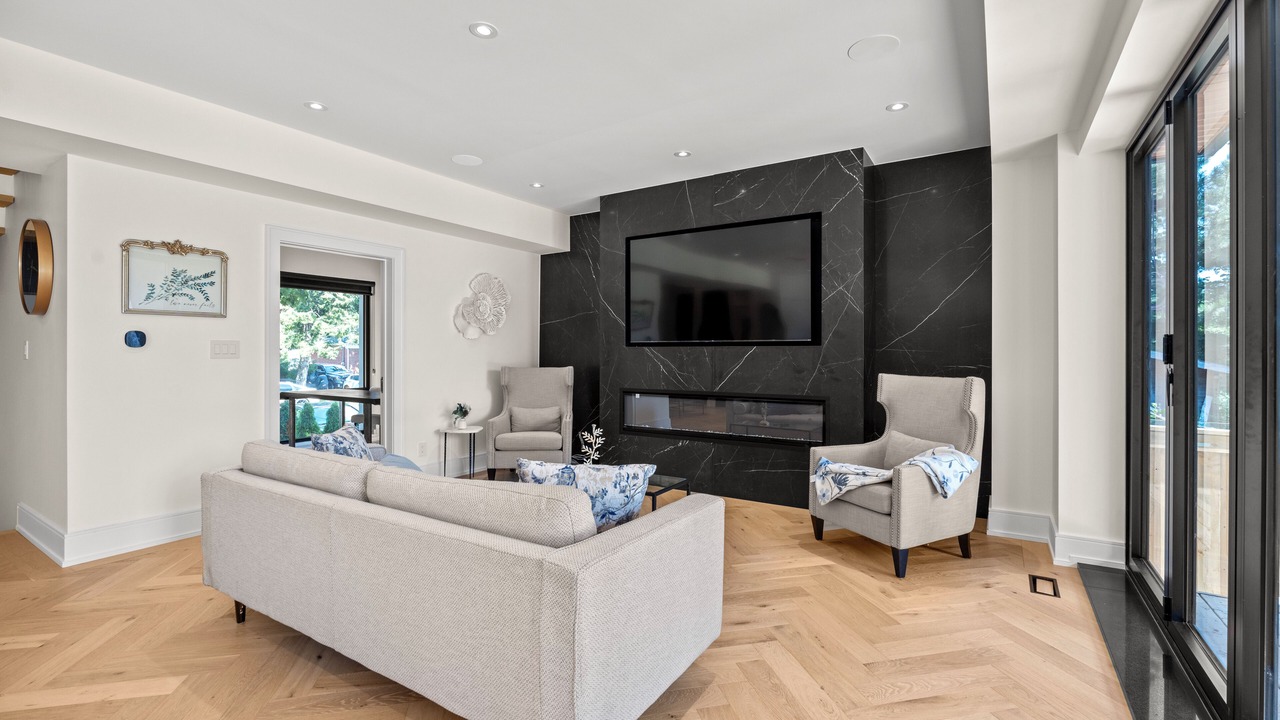 Photo of Livingroom in Lakeview