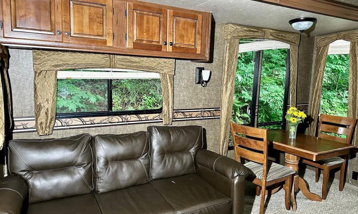 Photo of Livingroom in Parry Sound