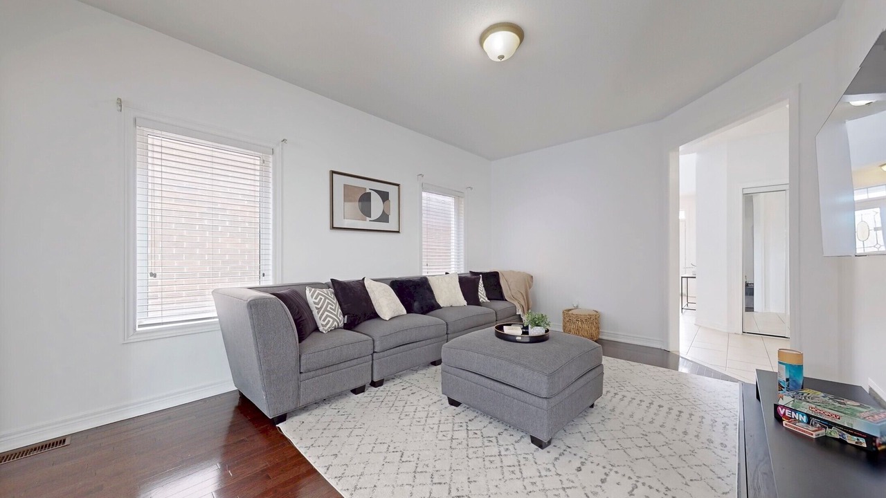 Photo of Livingroom in Brampton