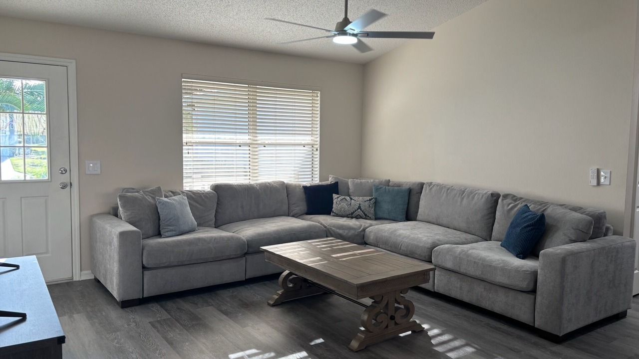 Photo of Livingroom in Duval
