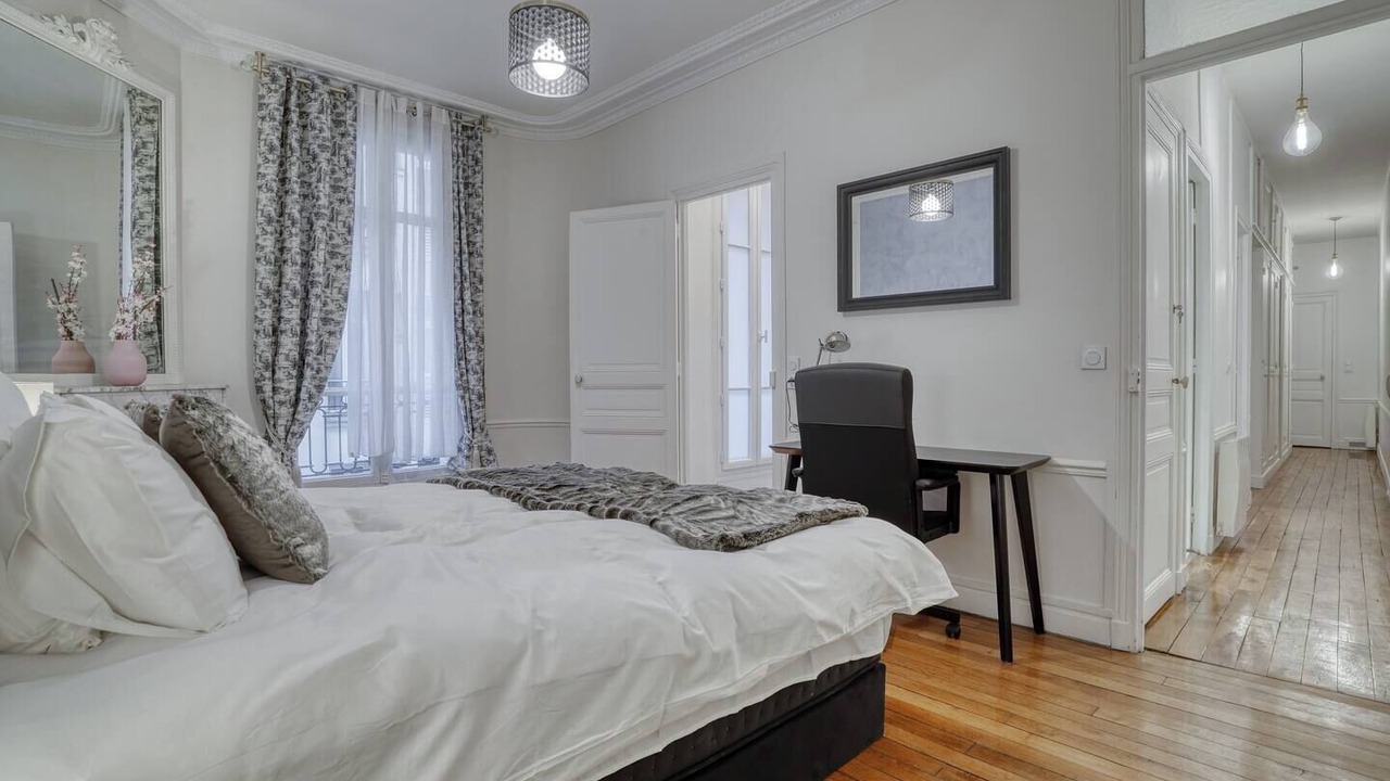 Photo of Bedroom in Quartier du Gros-Caillou