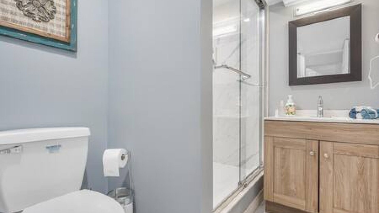 Photo of Bathroom in Halton Regional Municipality