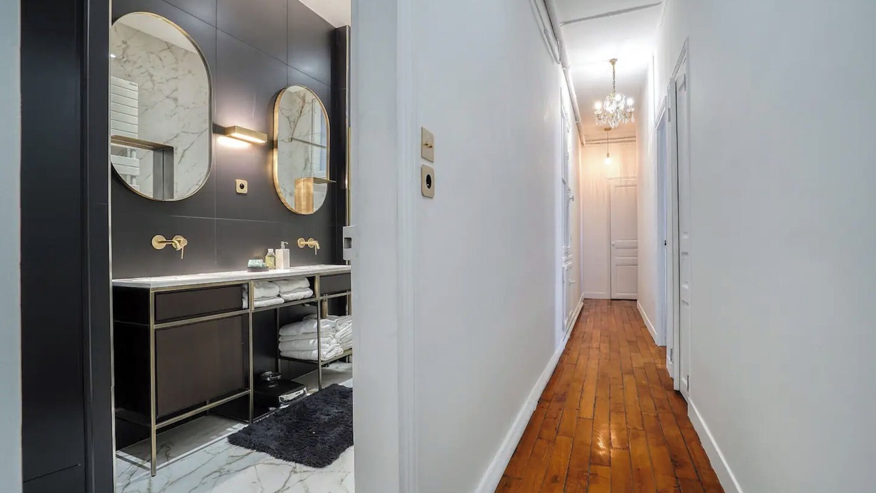 Photo of Bathroom in Quartier du Gros-Caillou