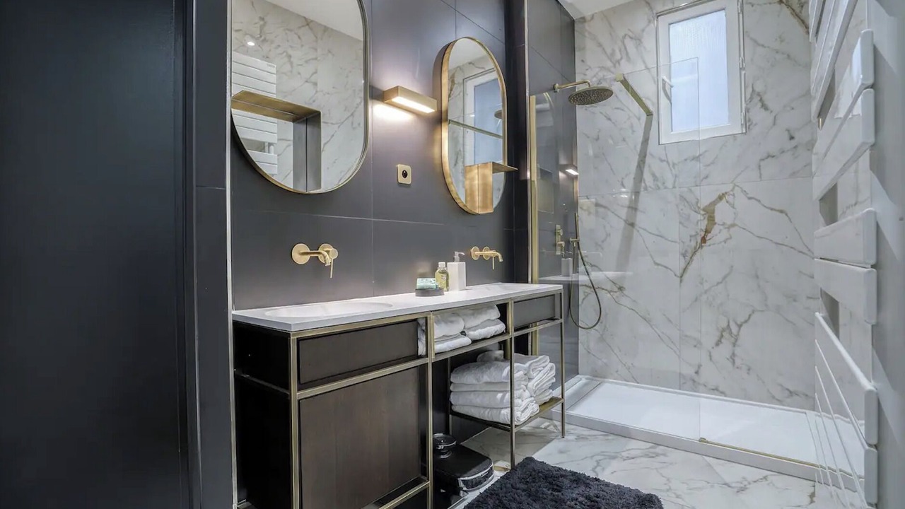 Photo of Bathroom in Quartier du Gros-Caillou