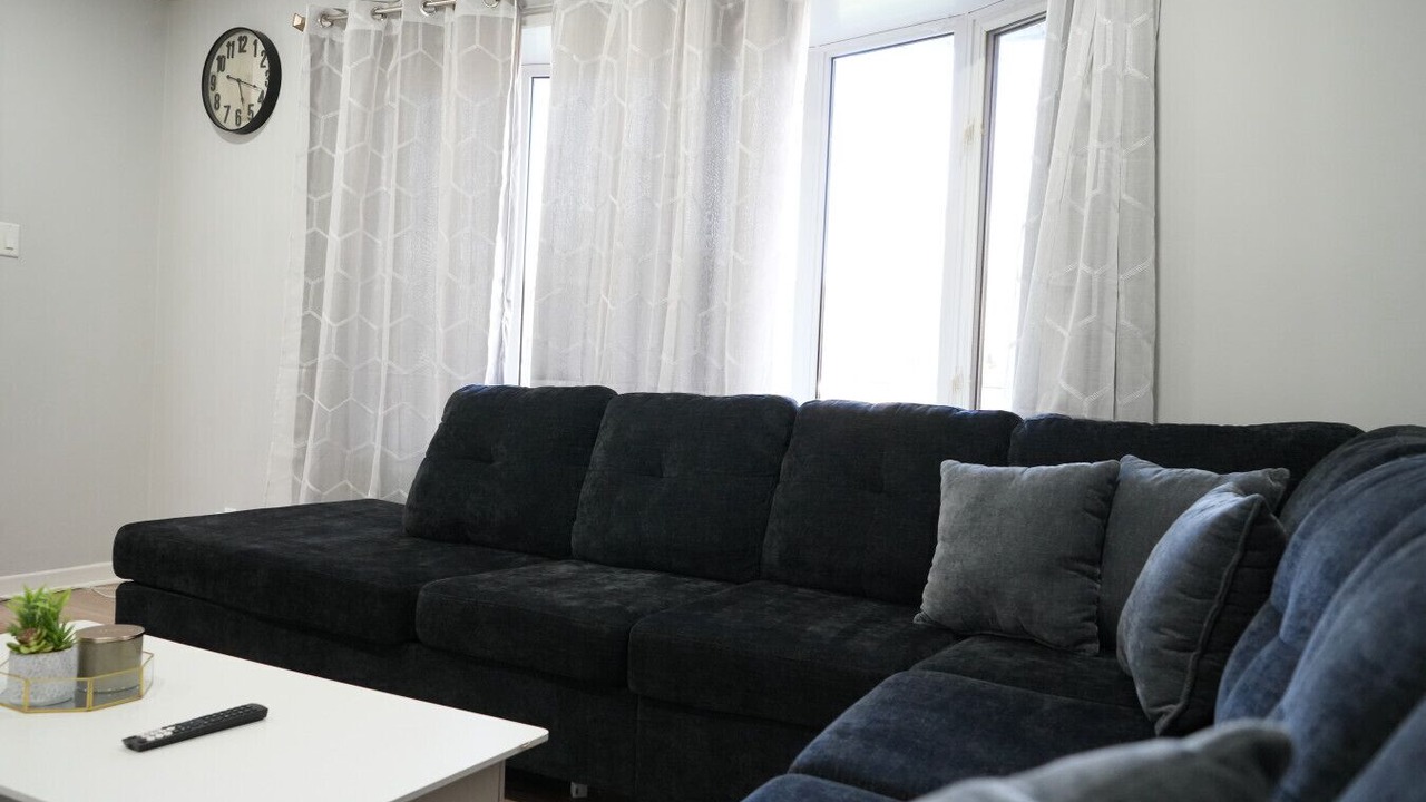 Photo of Livingroom in Brampton West