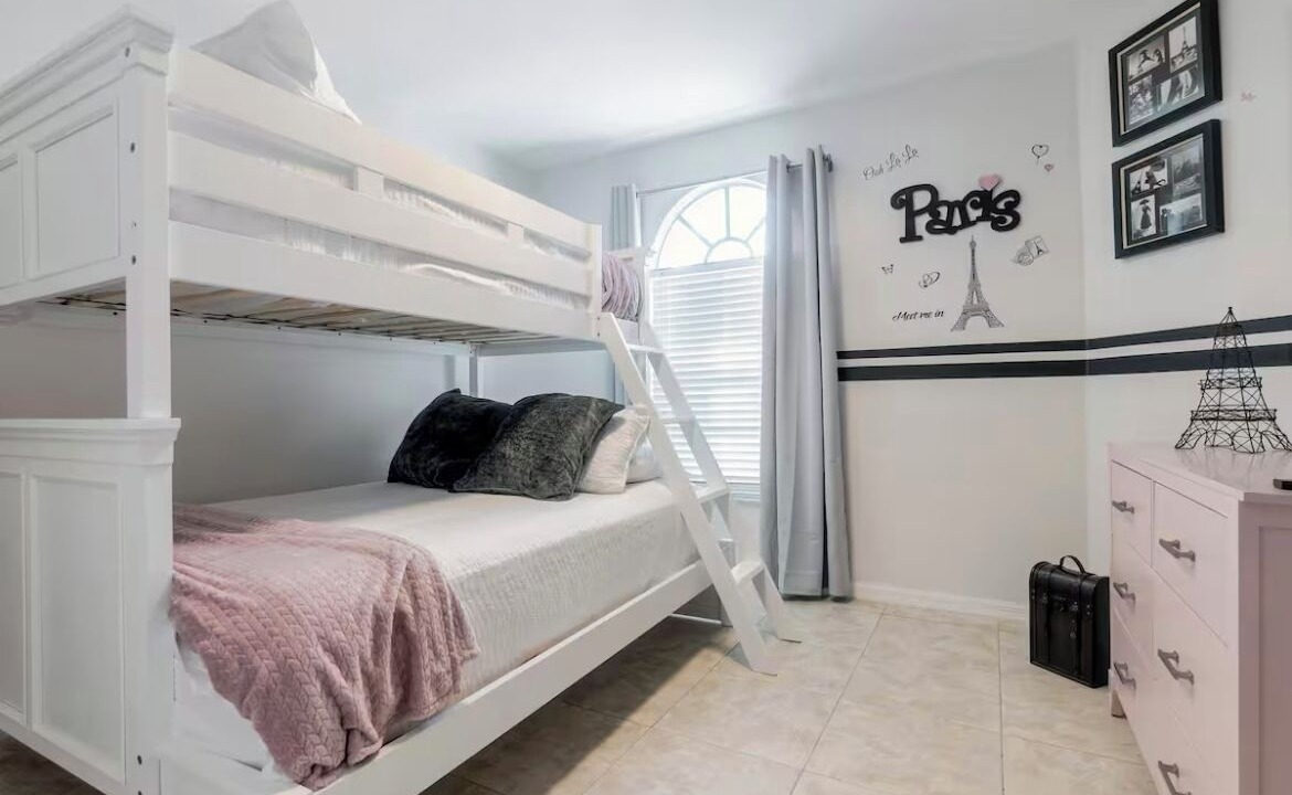 Photo of Bedroom in Sunridge Woods