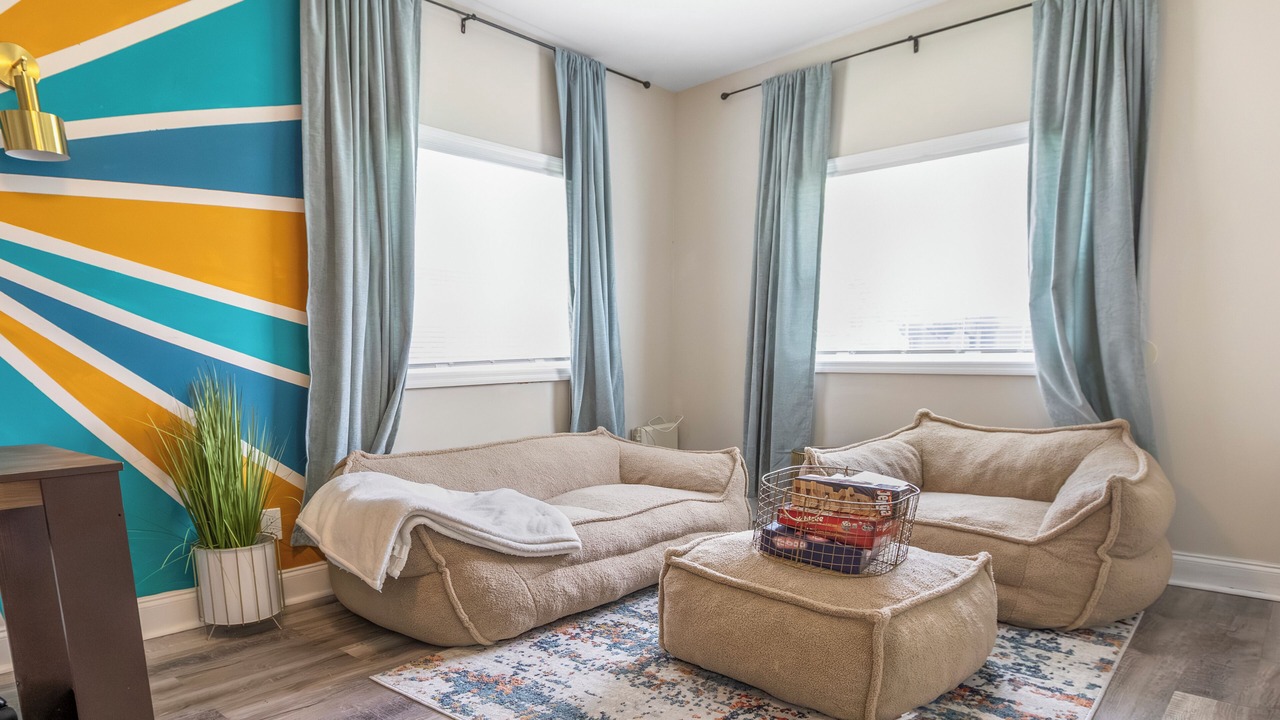 Photo of Livingroom in Carver City - Lincoln Gardens