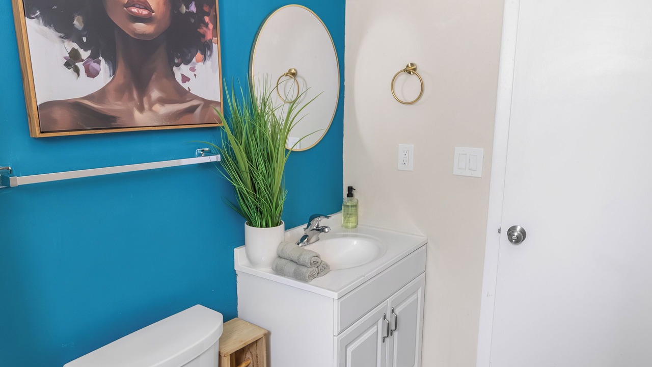 Photo of Bathroom in Carver City - Lincoln Gardens