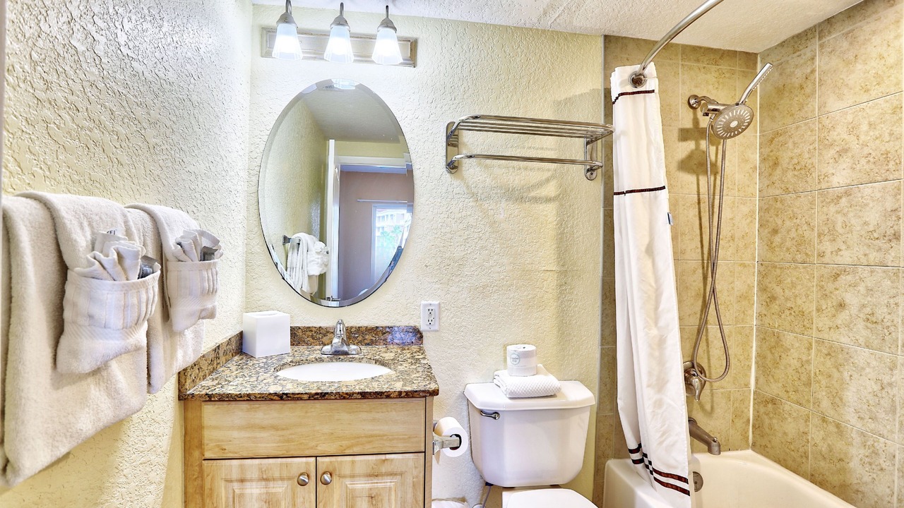 Photo of Bathroom in Treasure Island
