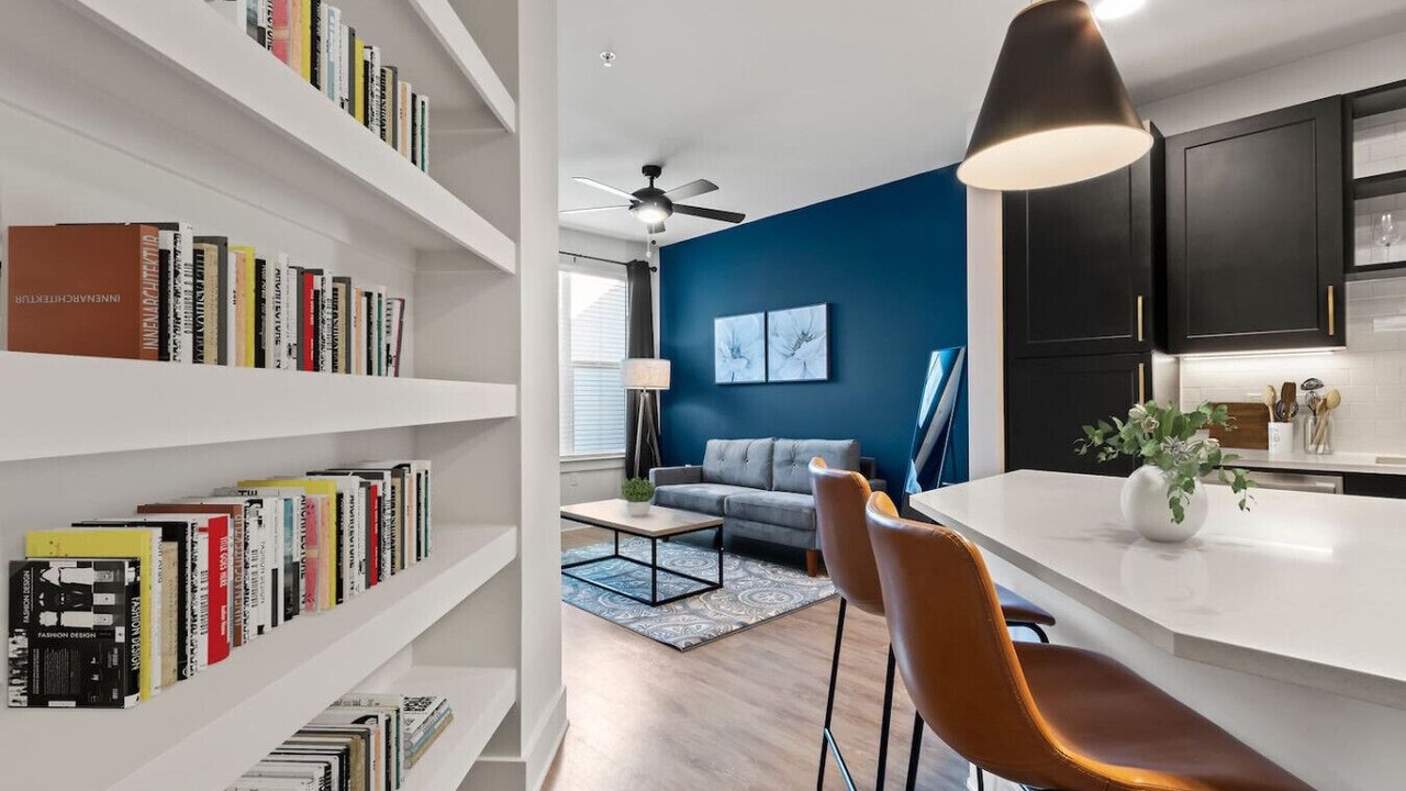 Photo of Livingroom in North Hyde Park
