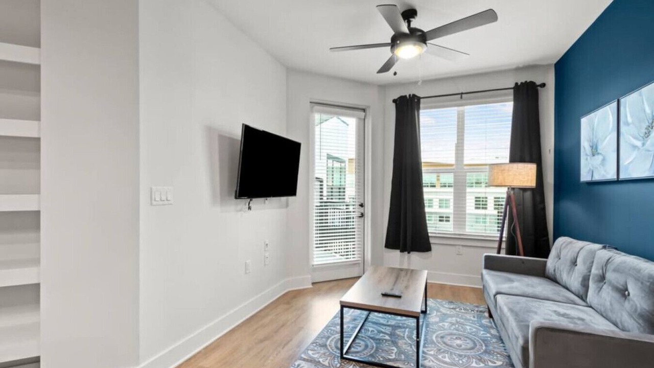 Photo of Livingroom in North Hyde Park