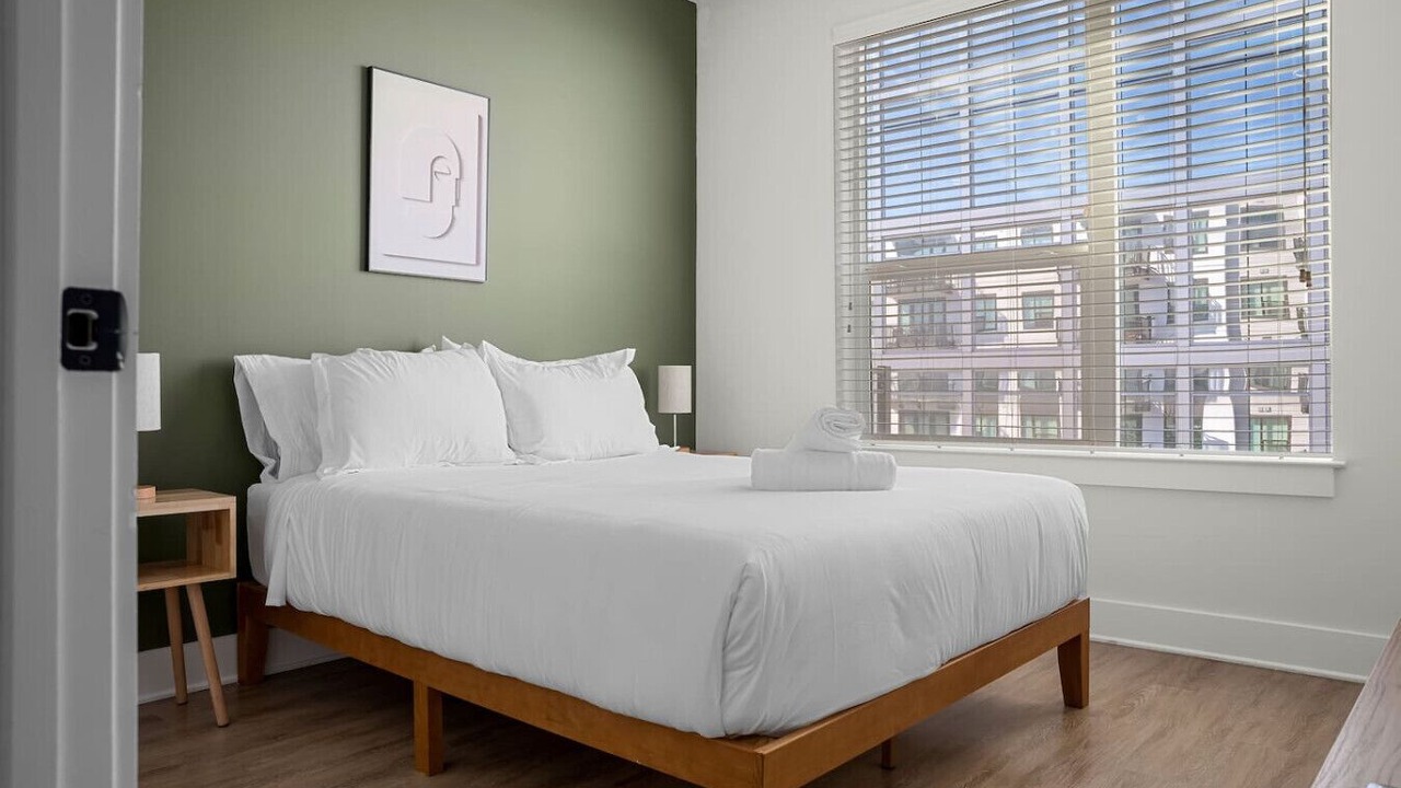 Photo of Bedroom in Carver City - Lincoln Gardens