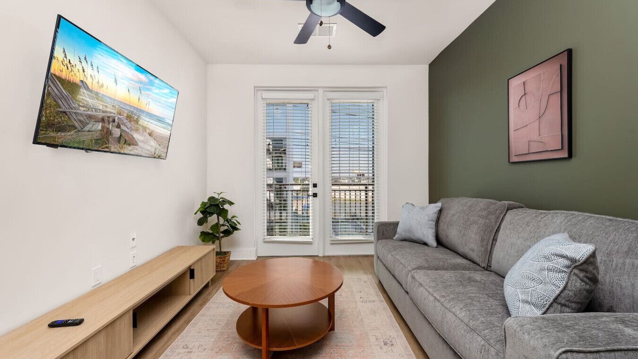 Photo of Livingroom in Carver City - Lincoln Gardens