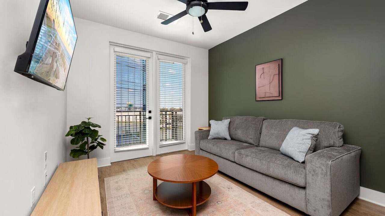 Photo of Livingroom in Carver City - Lincoln Gardens