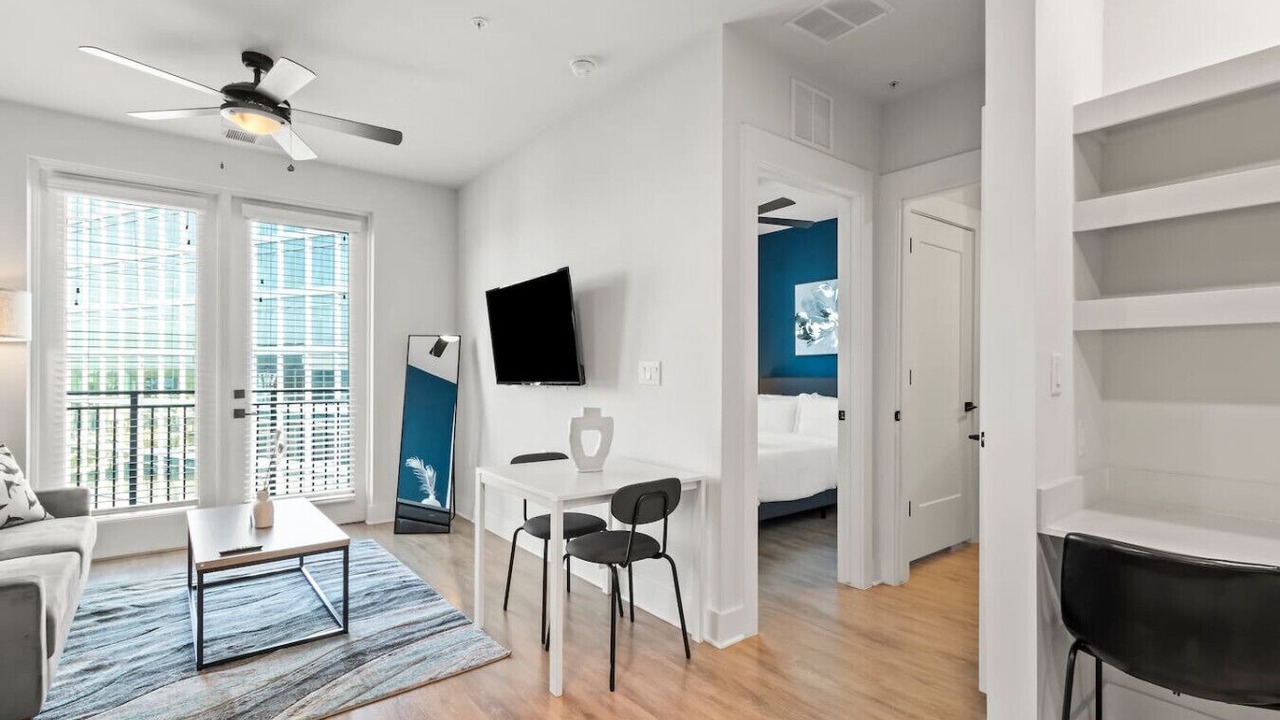 Photo of Livingroom in North Hyde Park