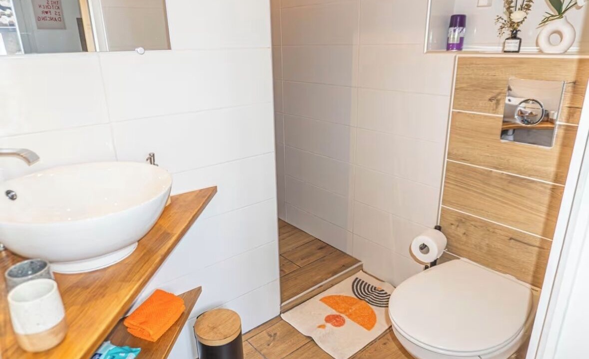 Photo of Bathroom in Villeneuve-le-Roi