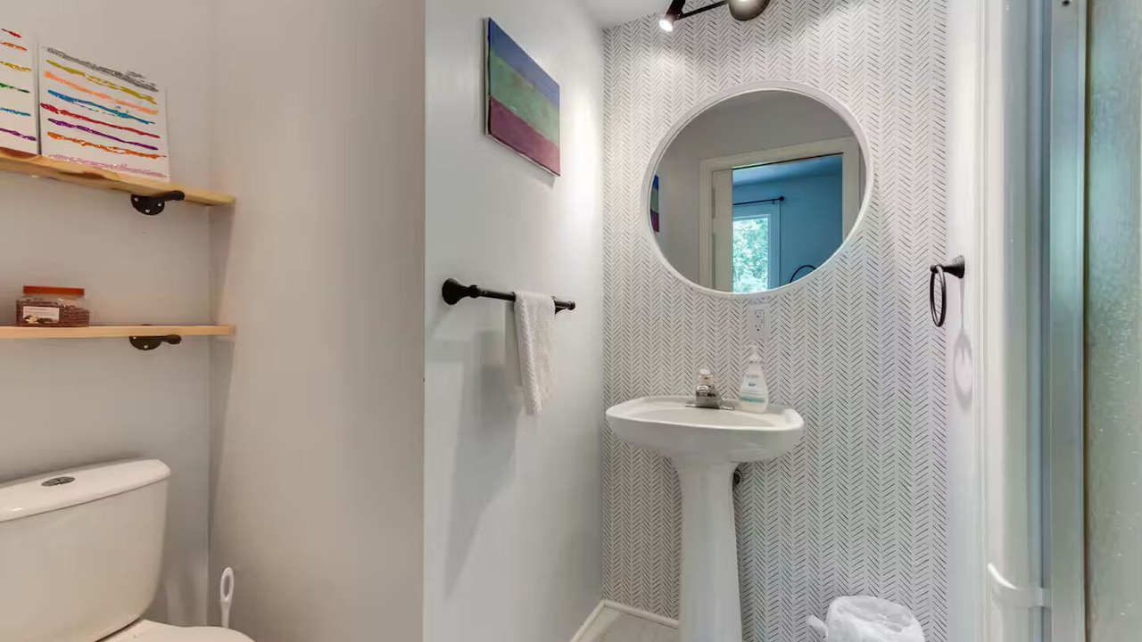 Photo of Bathroom in Georgina