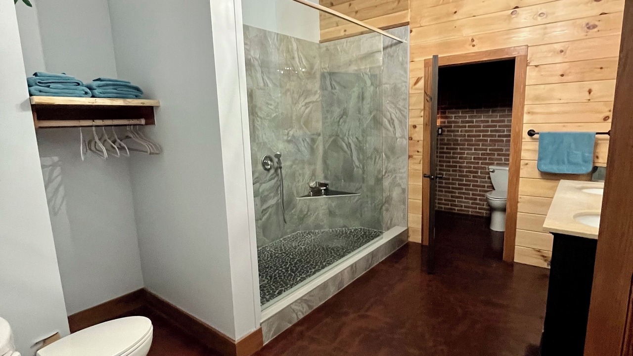 Photo of Bathroom in Unorganized Centre Parry Sound
