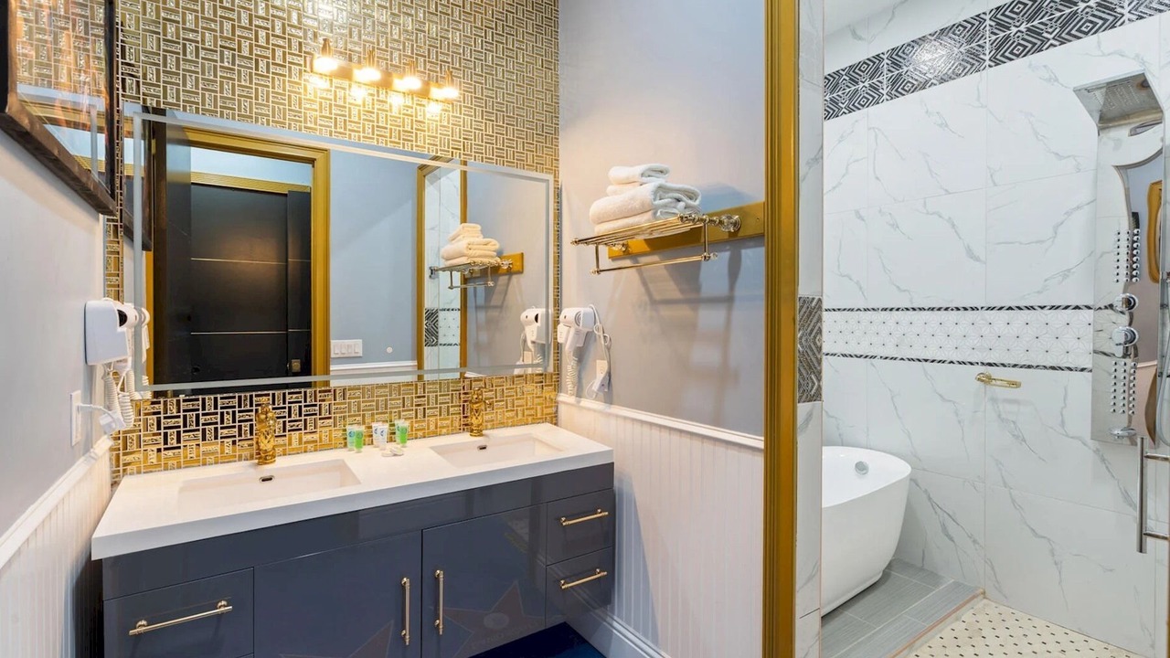 Photo of Bathroom in Windwood Bay