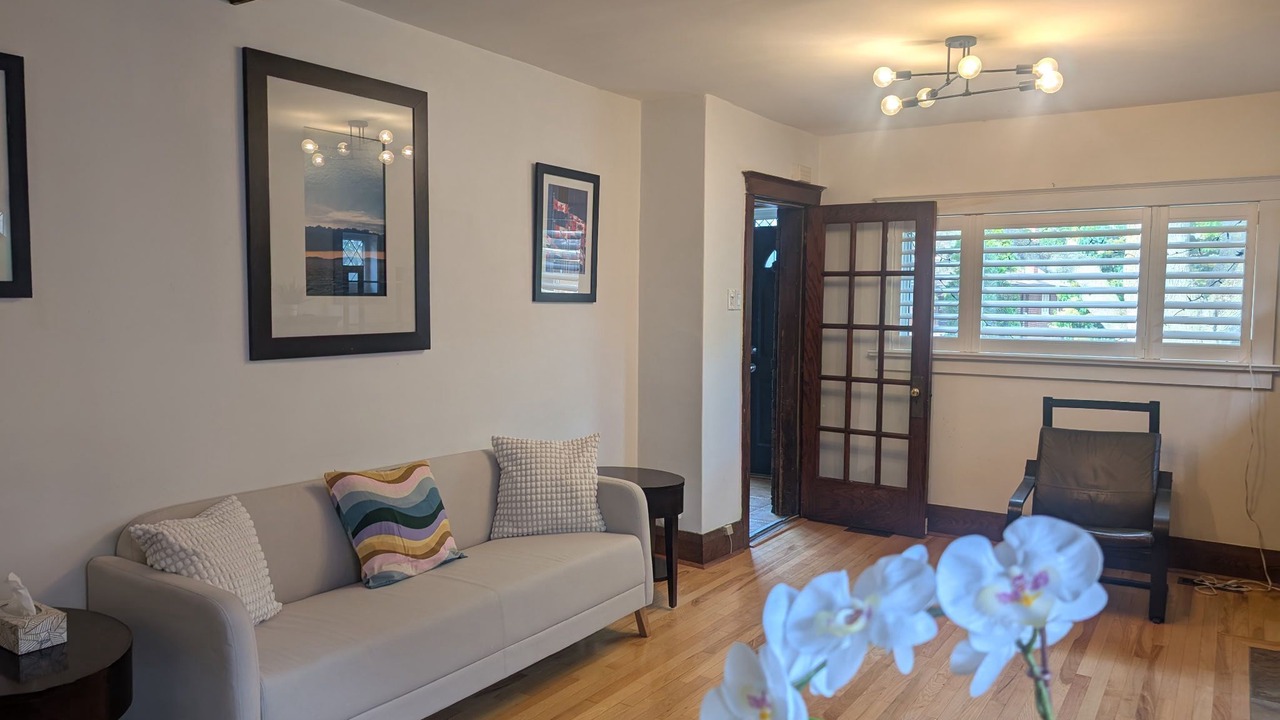 Photo of Livingroom in New Toronto