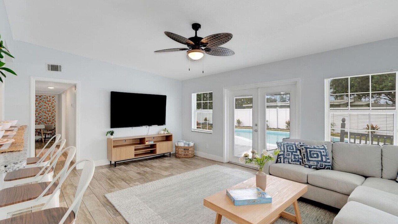 Photo of Livingroom in Goldenrod
