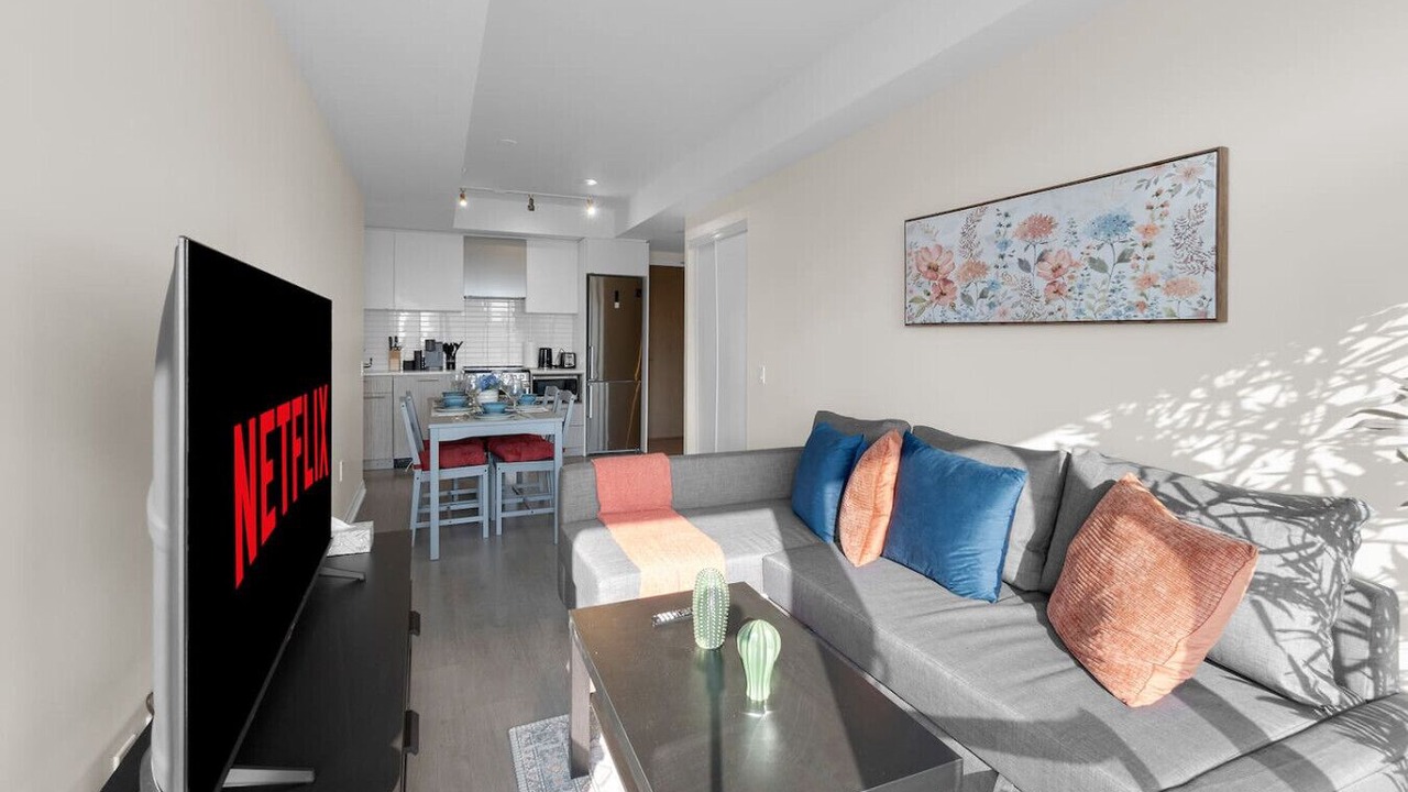 Photo of Livingroom in Church and Wellesley