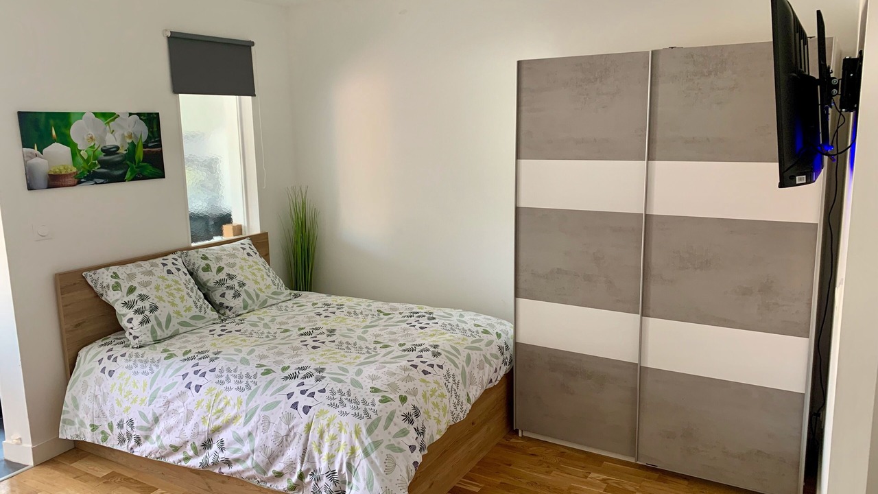 Photo of Bedroom in Villepinte