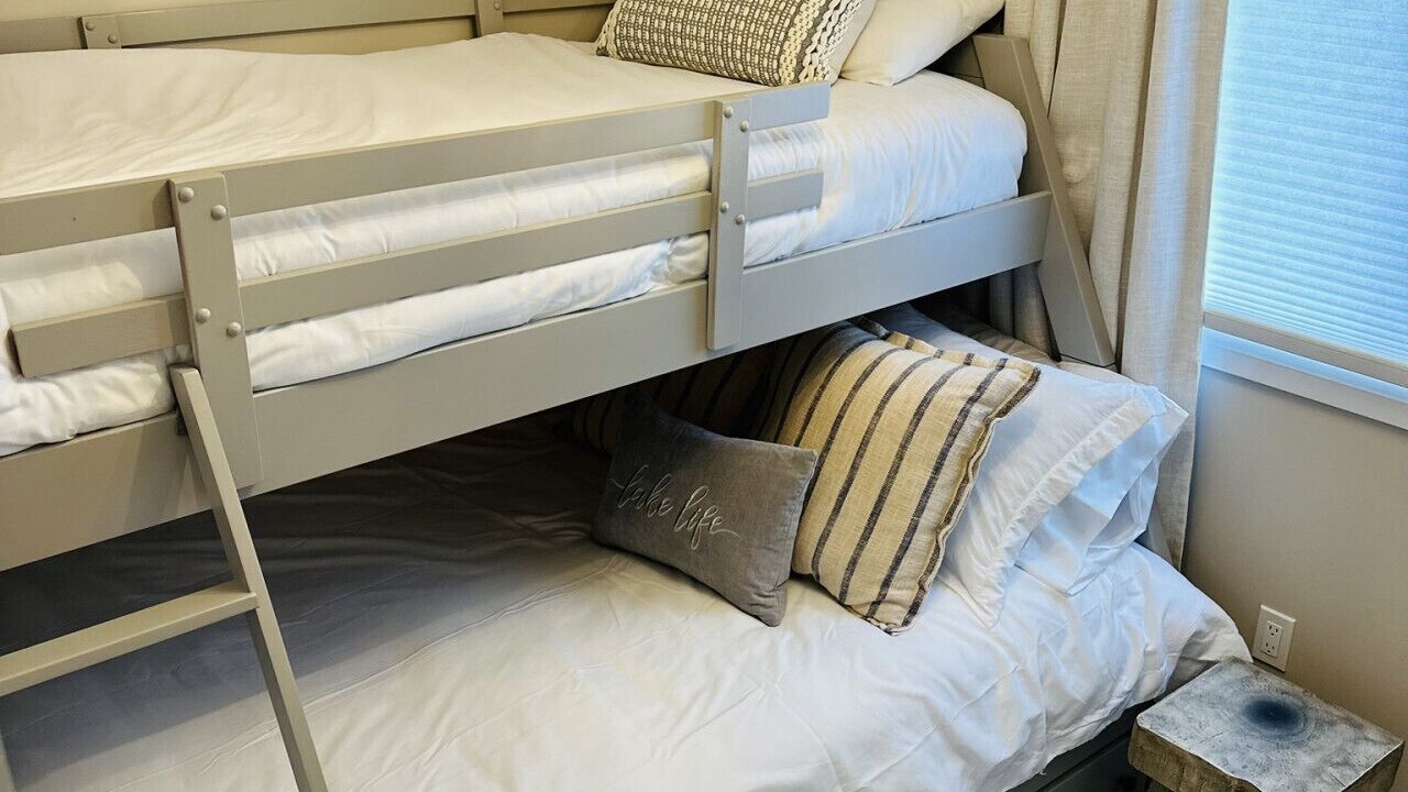 Photo of Bedroom in Gravenhurst