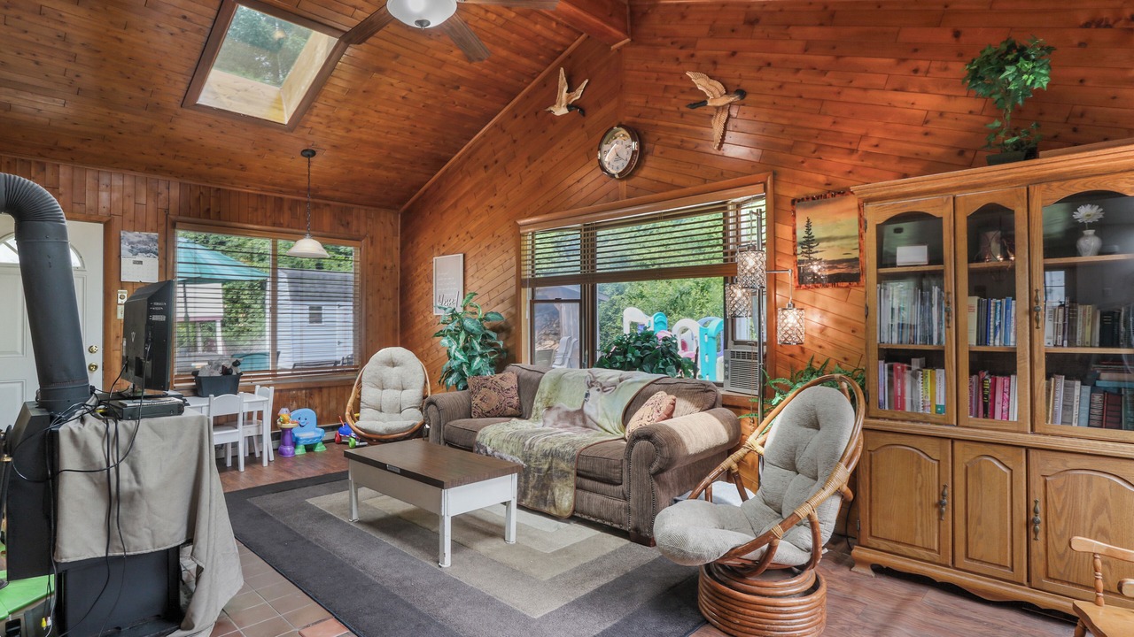 Photo of Livingroom in Loysville