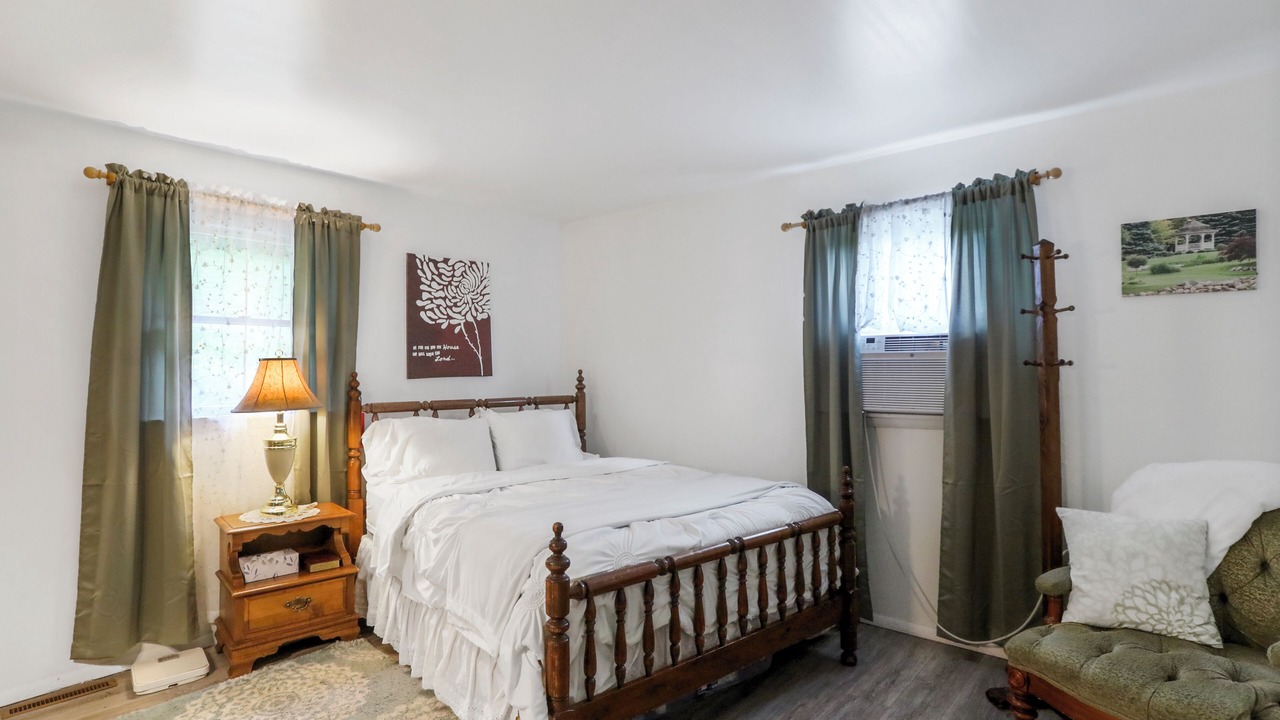 Photo of Bedroom in Loysville