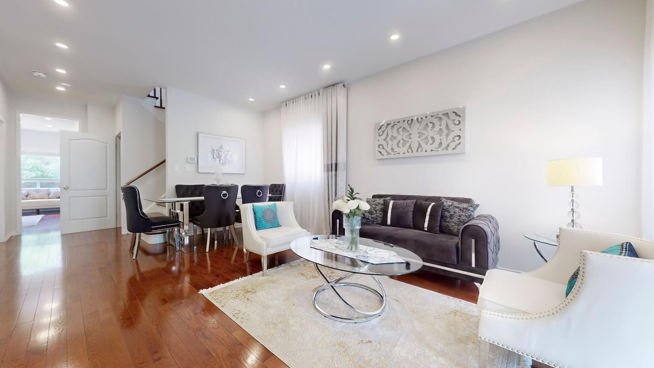 Photo of Livingroom in Richmond Hill