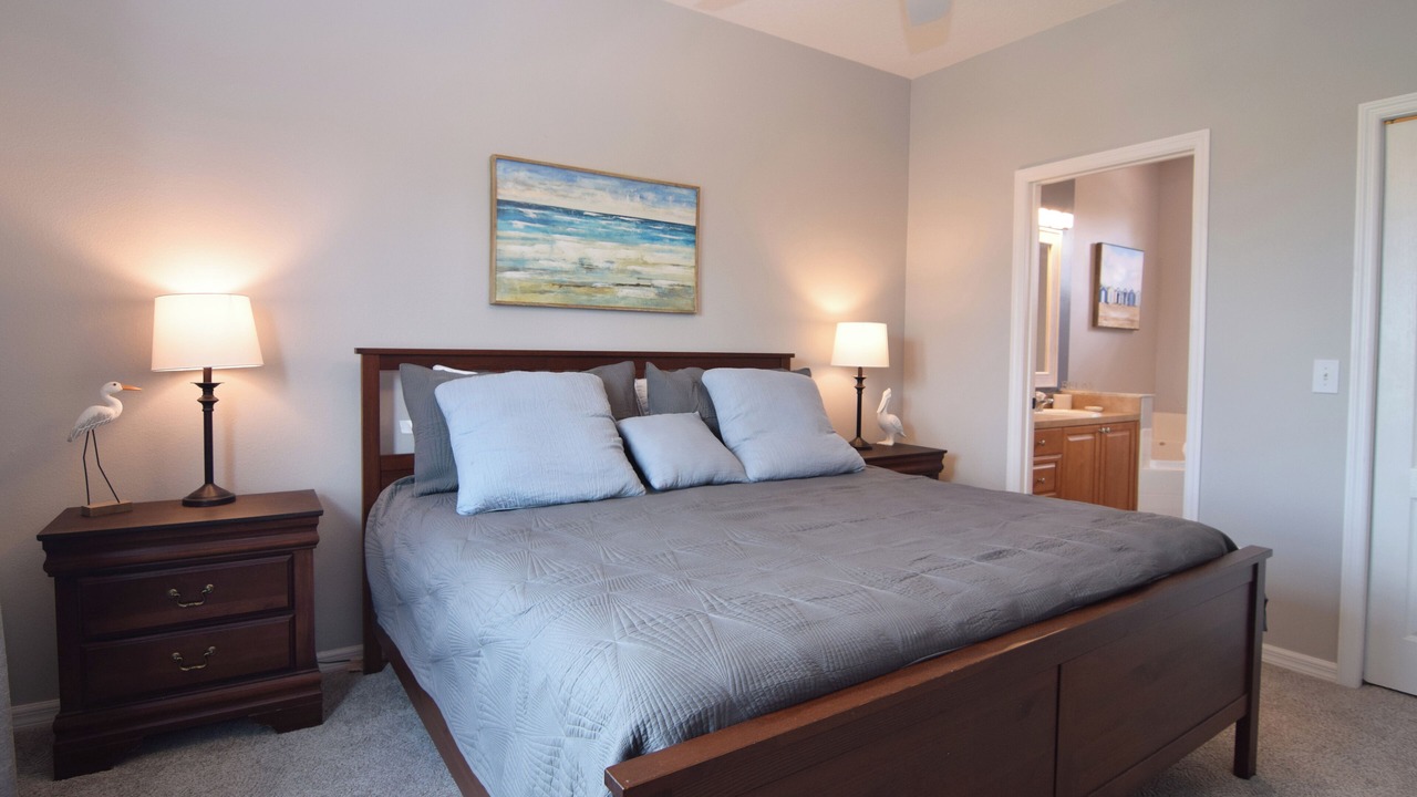 Photo of Bedroom in Lake Davenport Estates