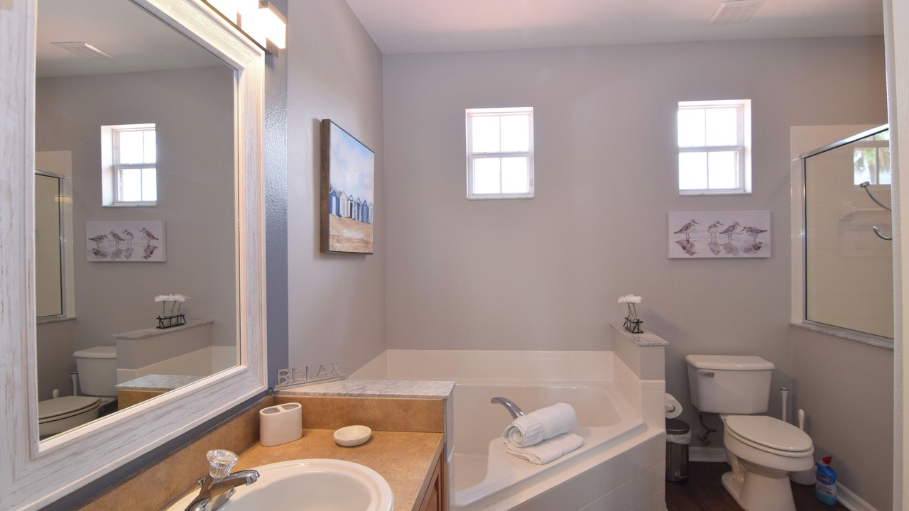 Photo of Bathroom in Lake Davenport Estates