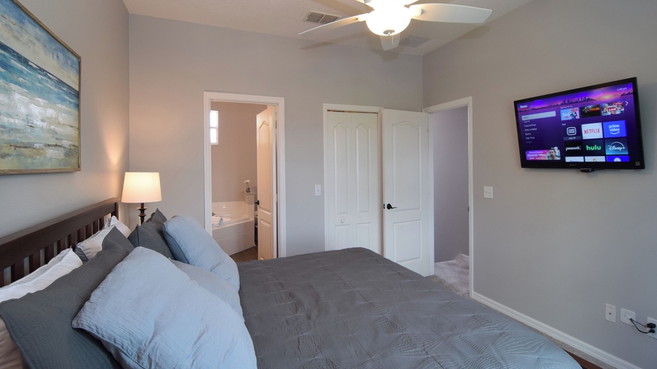 Photo of Bedroom in Lake Davenport Estates