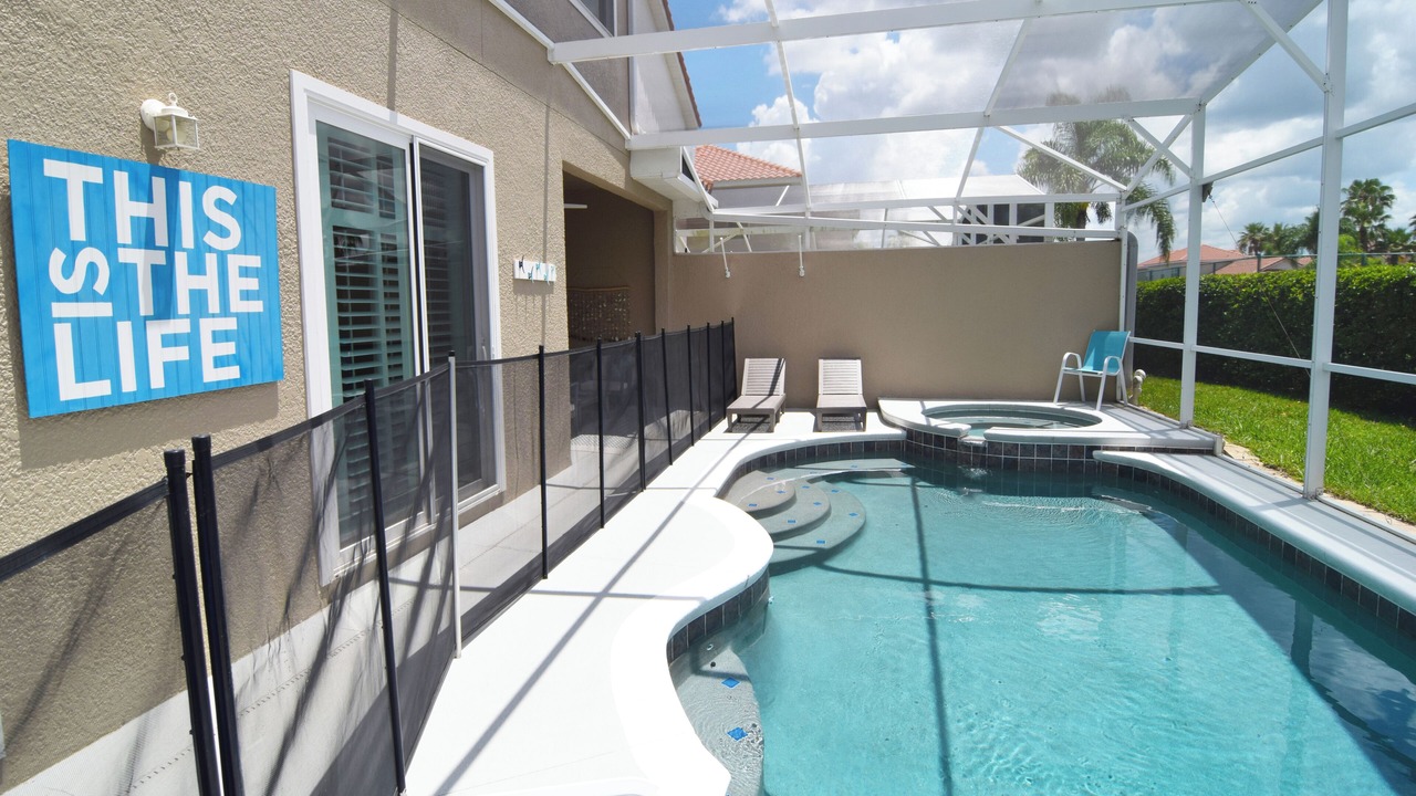 Photo of Outdoor in Lake Davenport Estates
