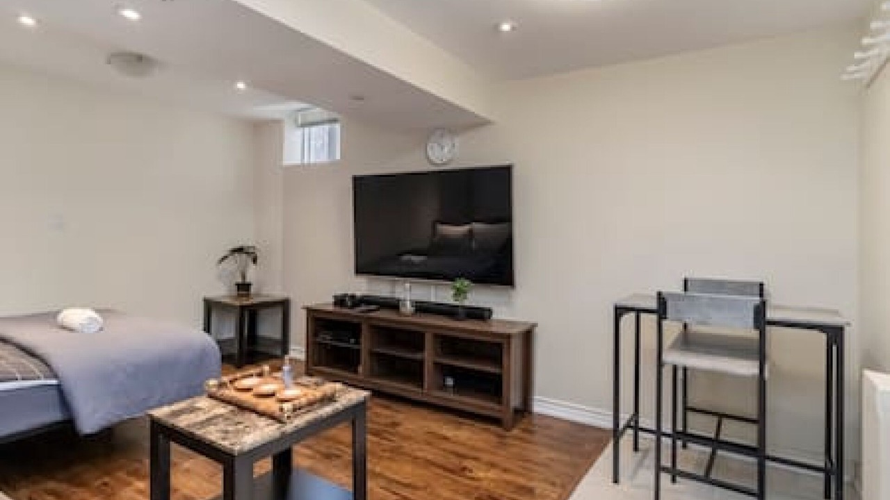 Photo of Bedroom in Central Erin Mills