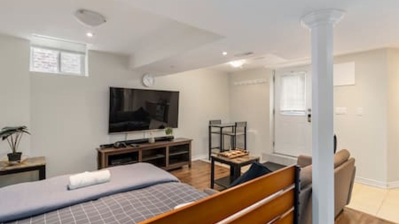Photo of Bedroom in Central Erin Mills