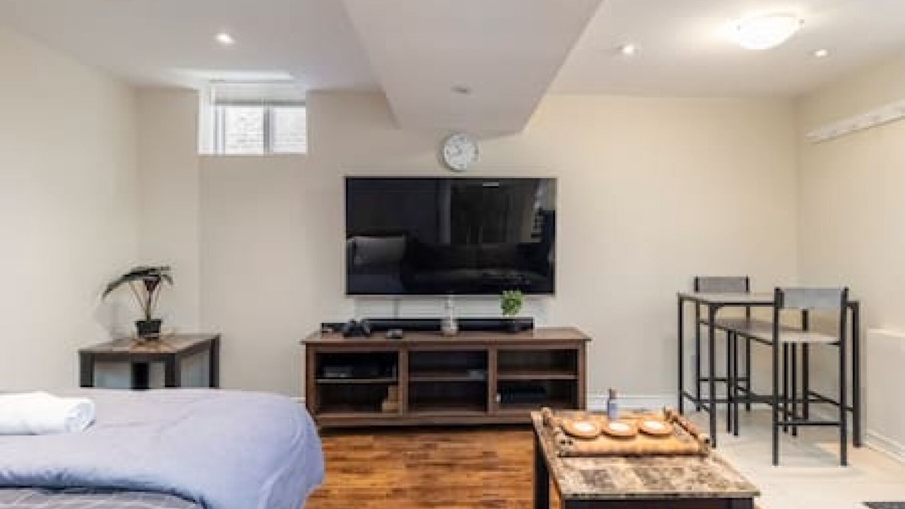 Photo of Bedroom in Central Erin Mills