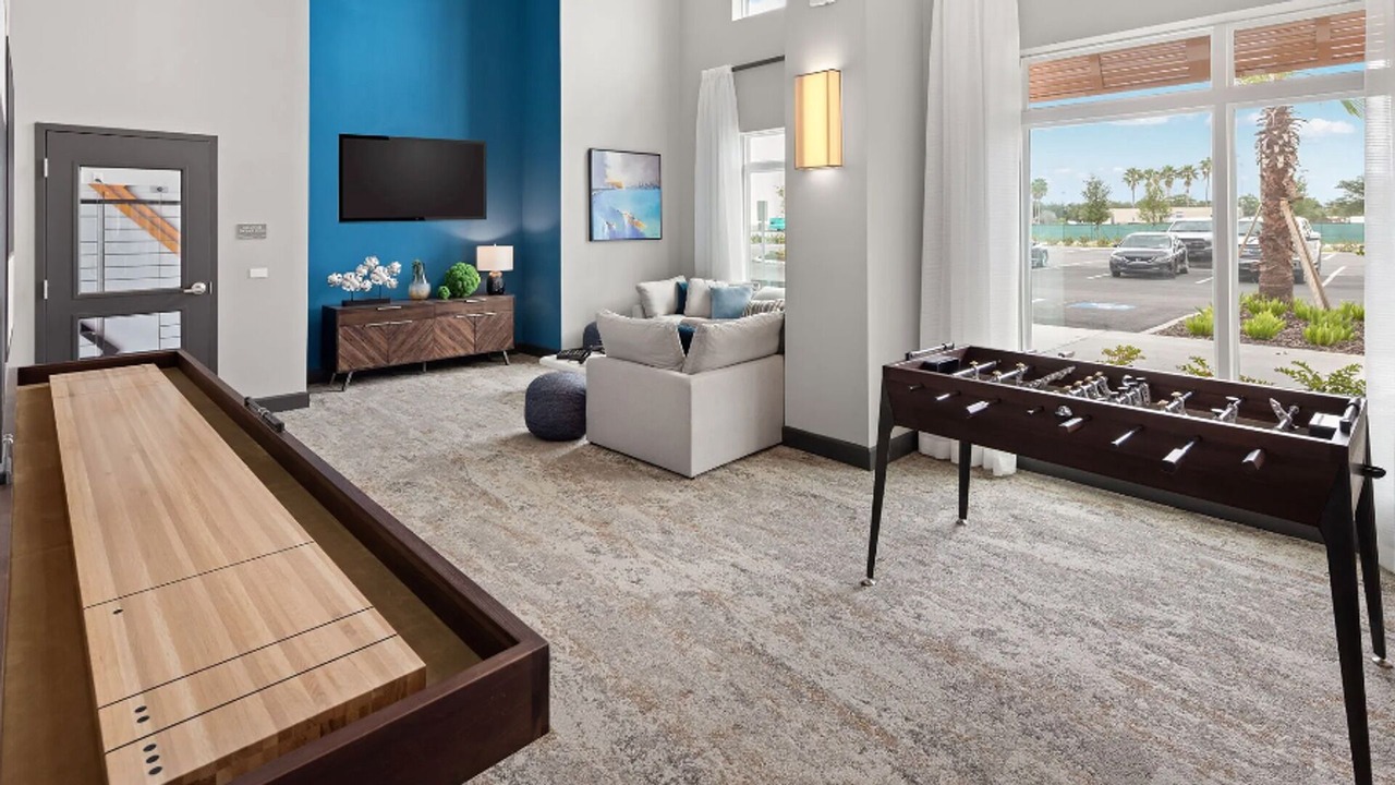 Photo of Livingroom in Florida Center