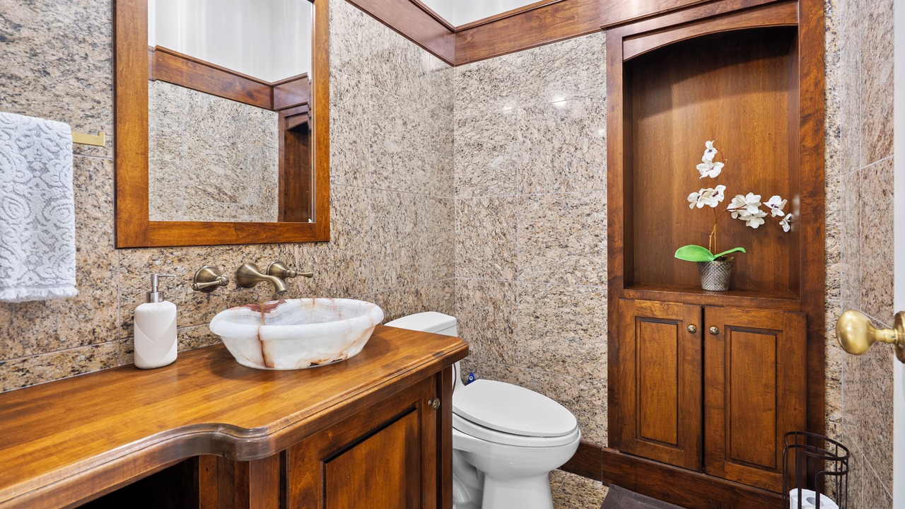 Photo of Bathroom in Mono