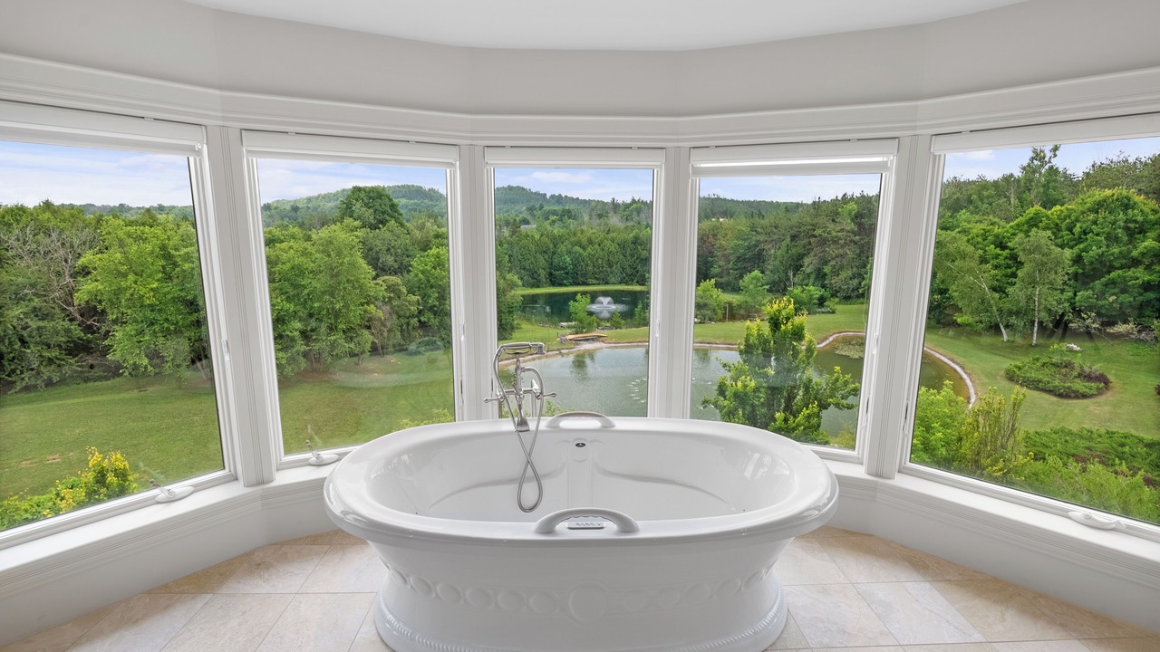 Photo of Bathroom in Mono