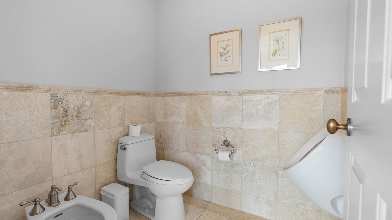Photo of Bathroom in Mono